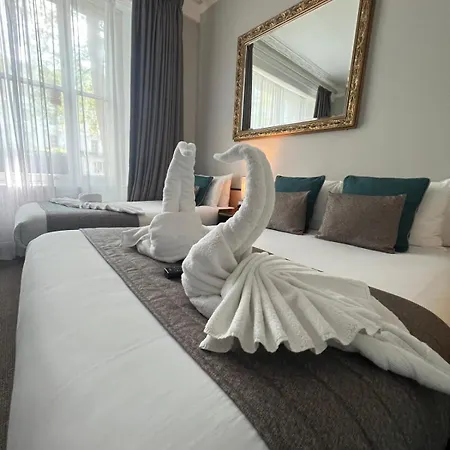 Tudor Court Hotel Londen Buitenkant foto