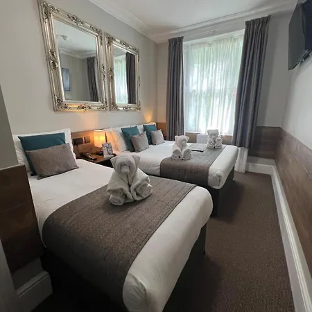 Tudor Court Hotel Londen Buitenkant foto