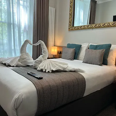 Tudor Court Hotel Londen Buitenkant foto