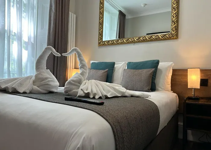 Tudor Court Hotel