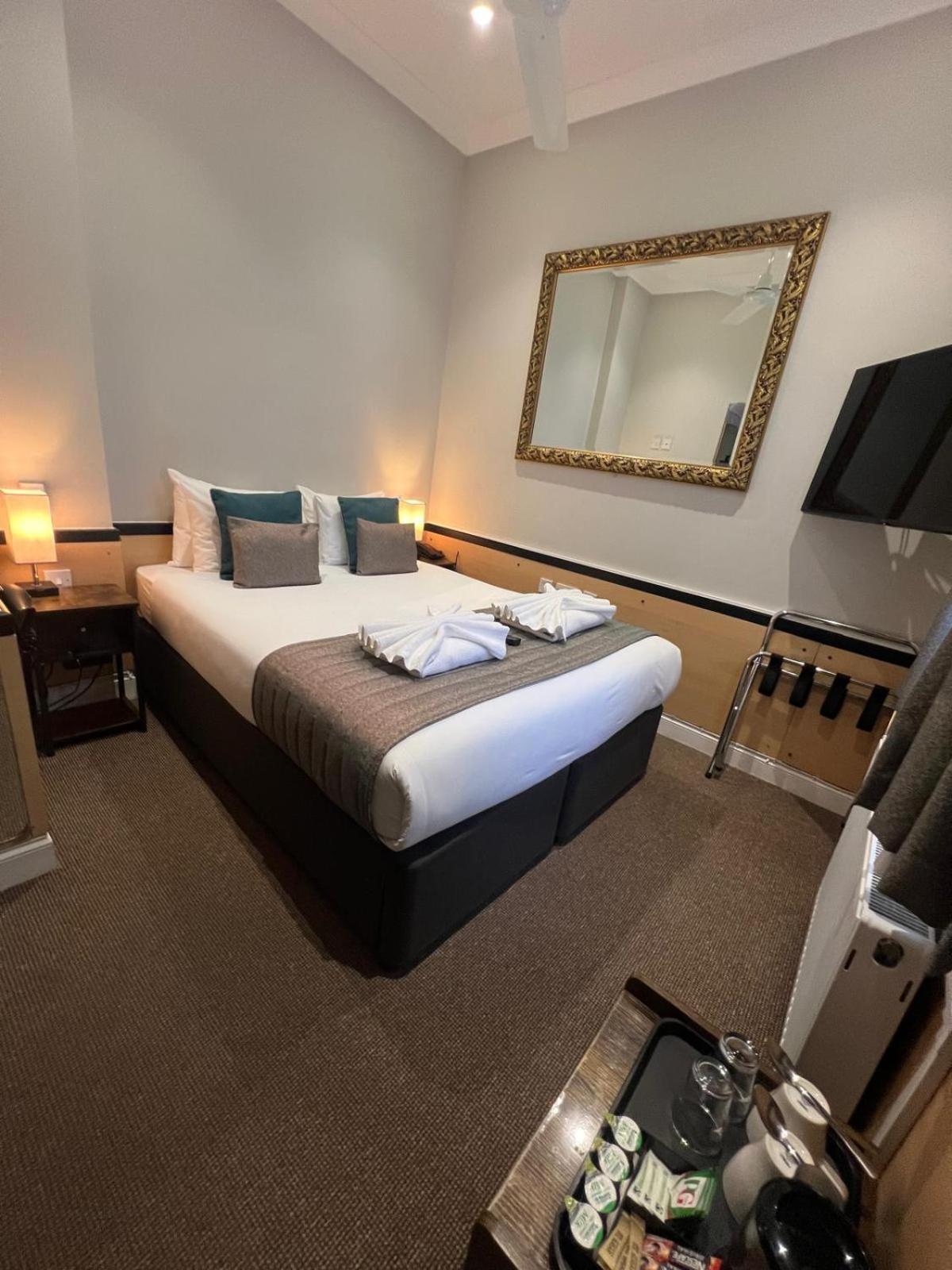 Tudor Court Londra