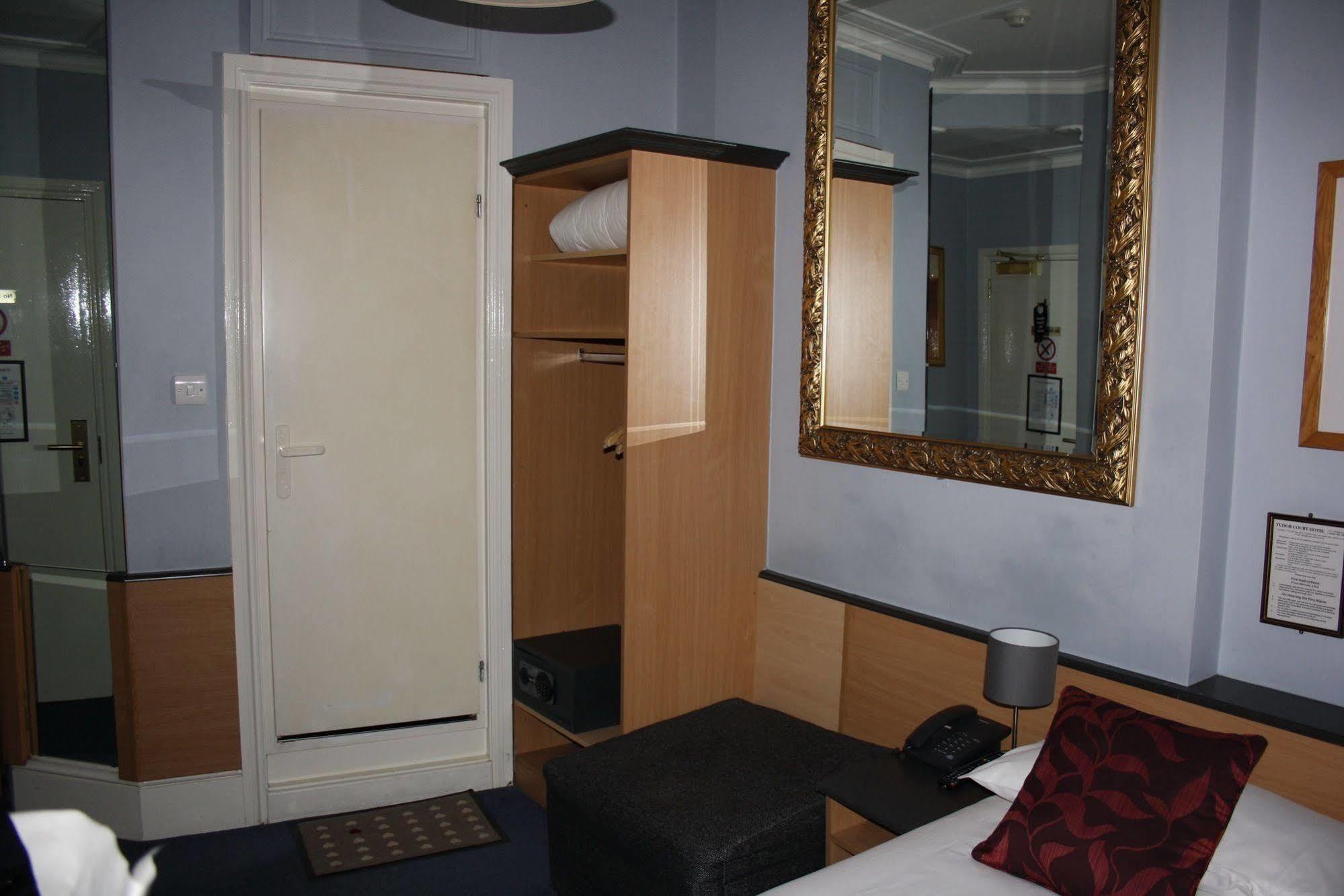 Hotel Tudor Court Londra